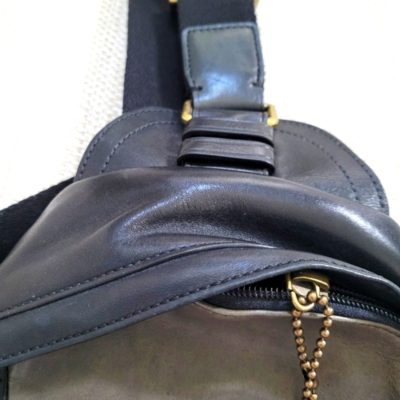 Coach Sling Bag - Picture 6 of 12